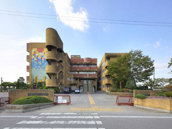 越谷市大字恩間新田の中古一戸建て(越谷市立千間台中学校)