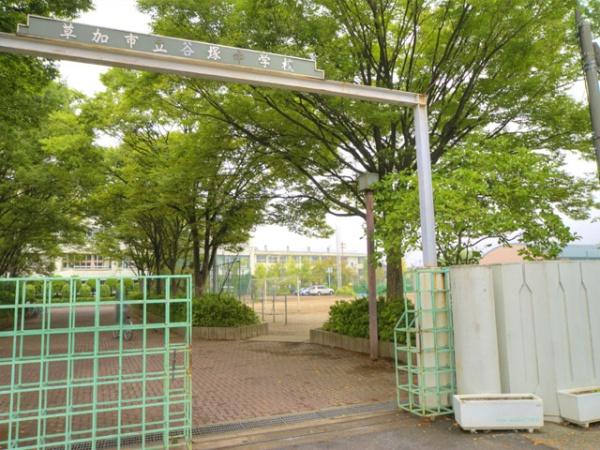 草加市谷塚町の新築一戸建(草加市立谷塚中学校)