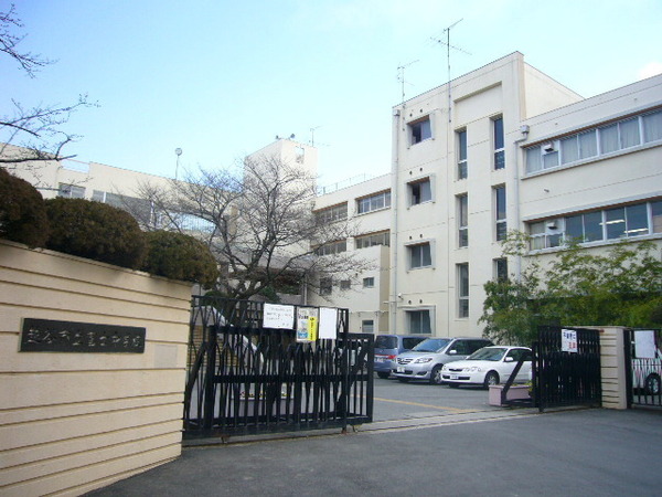 ライオンズマンション新越谷(越谷市立富士中学校)