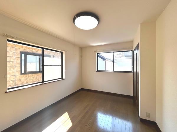 草加市新栄２丁目の中古一戸建て
