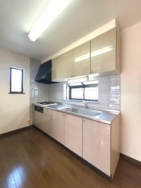 草加市新栄２丁目の中古一戸建て