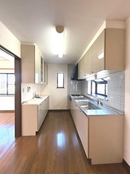 草加市新栄２丁目の中古一戸建て