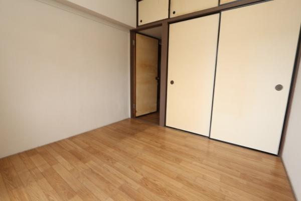 武里団地５街区１８号棟