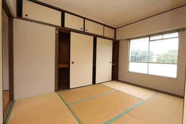 武里団地５街区１８号棟