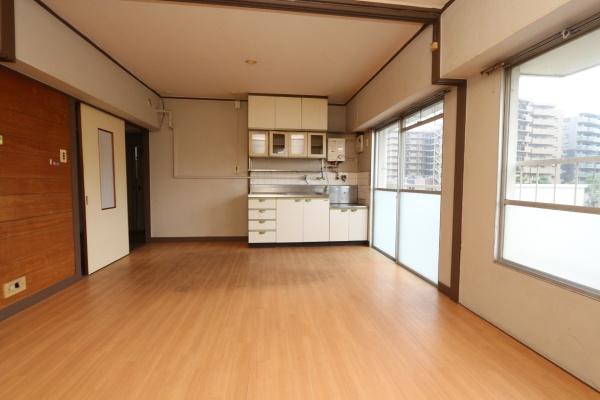 武里団地５街区１８号棟