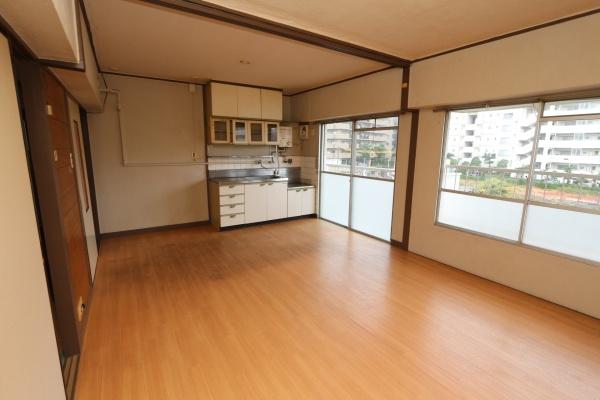 武里団地５街区１８号棟