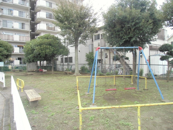 日商岩井三郷マンション 4階(東町第1幼児公園)