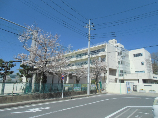 日商岩井三郷マンション 4階(三郷市立高州東小学校)