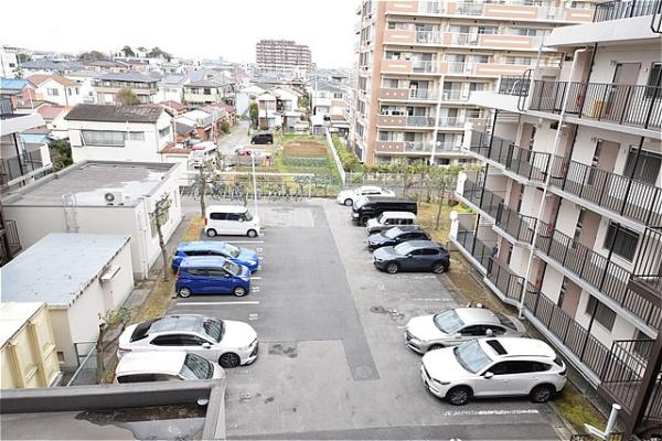 日商岩井三郷マンション　4階