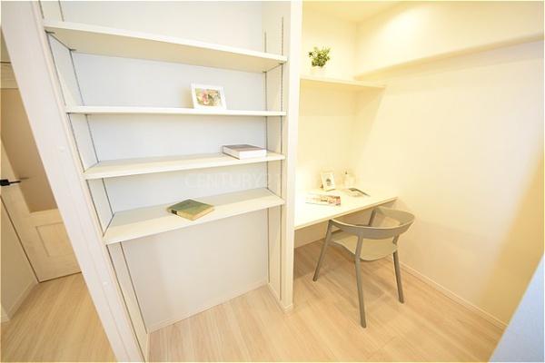 日商岩井三郷マンション　4階