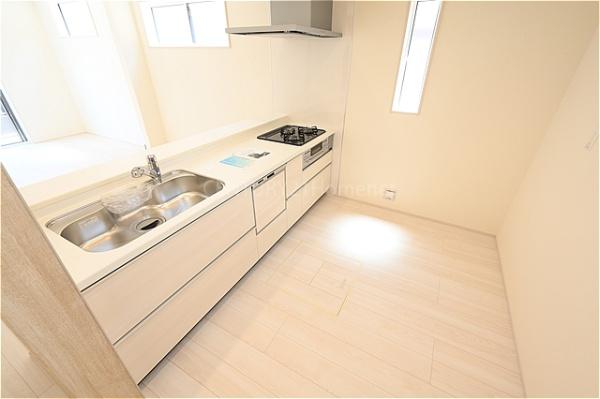 三郷市早稲田8丁目全1棟　新築戸建　1号棟