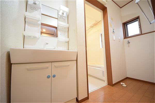 三郷市戸ケ崎5丁目　中古住宅