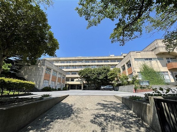 三郷市戸ケ崎の中古一戸建て(三郷市立前川中学校)