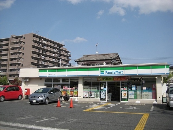 ウッドライク三郷 4階(ファミリーマート三郷早稲田一丁目店)