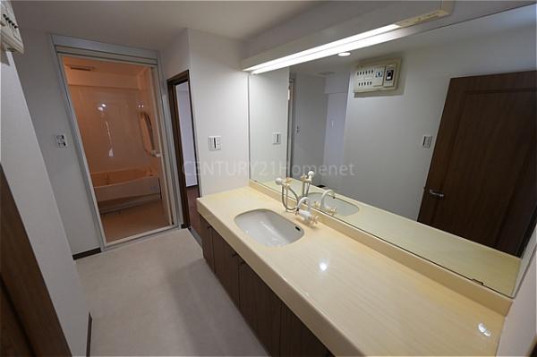 パークフィールドみさとテラウエスト４街区３号館