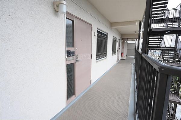 日商岩井三郷マンション　5階