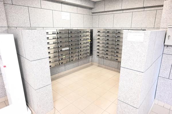 日商岩井三郷マンション　5階