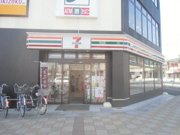 ラ・シェーナ三郷アビエルト(セブンイレブン三郷駅北口店)