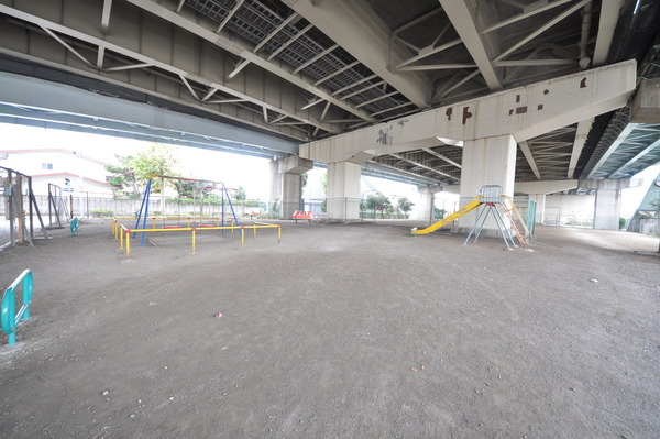 三郷市彦江１丁目の中古一戸建て(彦江児童遊園)