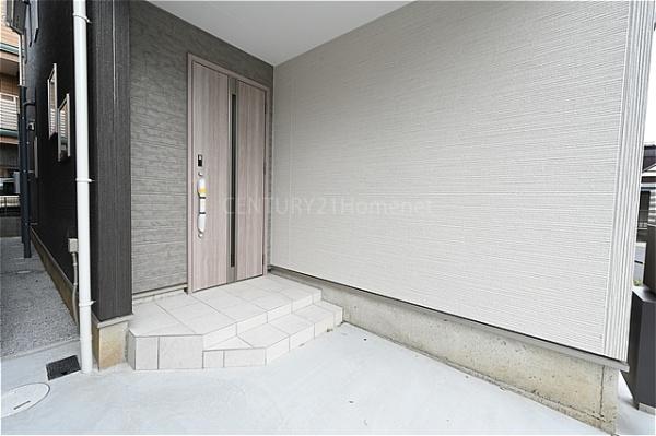 スカイタウン三郷市高州 新築戸建(玄関)