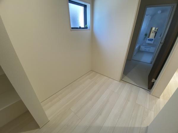 三郷市鷹野17期全6棟　新築戸建　2号棟