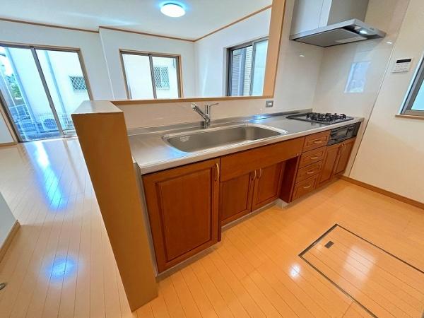 三郷市早稲田8丁目　中古戸建