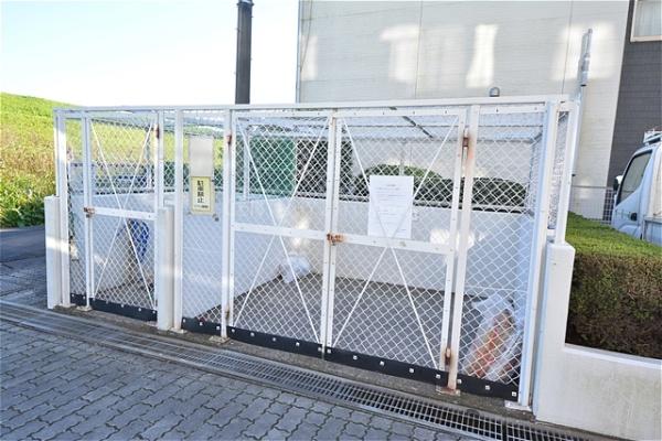 ライフペリエ三郷　1階
