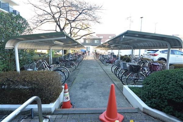 ライフペリエ三郷　1階