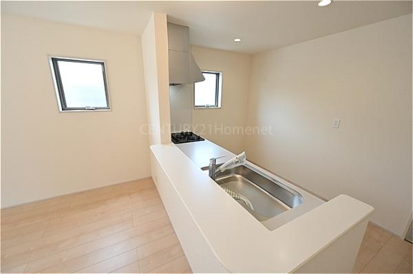 八潮市伊草第2全2棟　新築戸建　2号棟