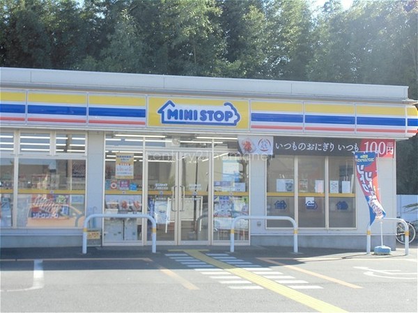 八潮市緑町2丁目全1棟　新築戸建　1号棟(ミニストップ八潮柳之宮店)