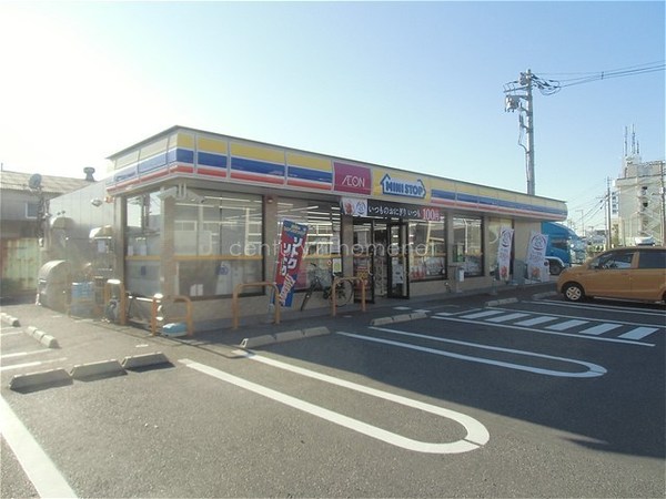 八潮市南川崎第15全11棟　1号棟(ミニストップ八潮木曽根店)