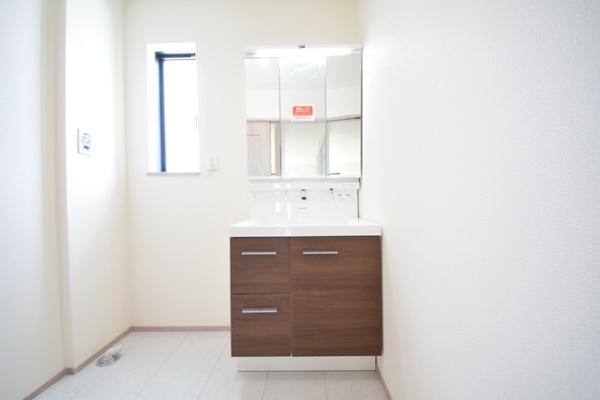 吉川市中曽根1丁目全9棟　新築戸建　D号棟