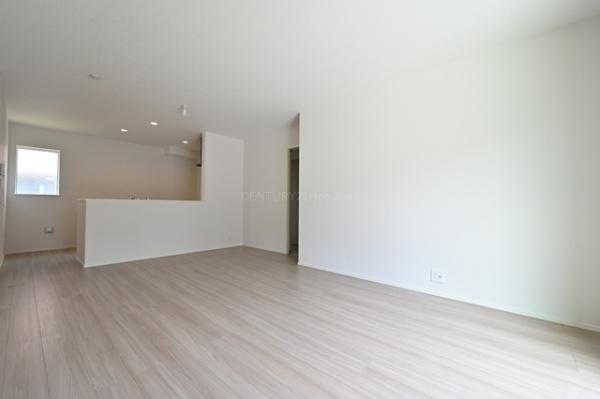 吉川市新栄1丁目全1棟　新築戸建　1号棟
