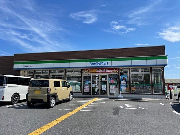 みさと団地10街区15号棟　11階(ファミリーマート彦成三丁目店)