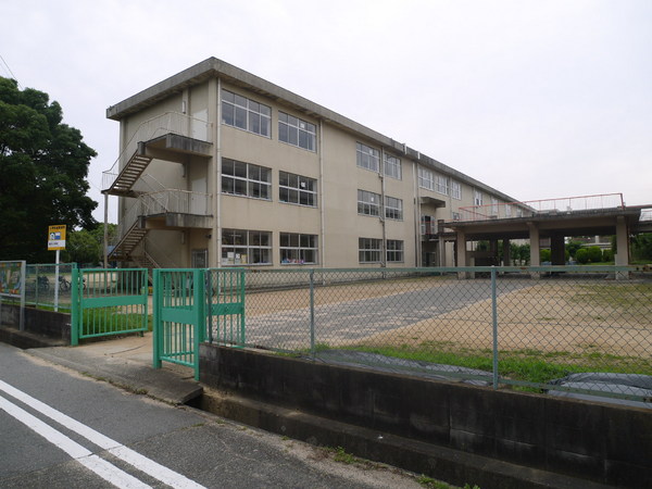 加古川市神野町西条の土地(加古川市立陵北小学校)