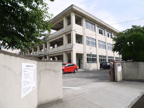 加古川市加古川町稲屋の土地(加古川市立鳩里小学校)