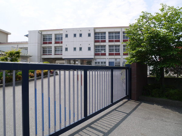 加古川市野口町坂元の土地(加古川市立野口小学校)