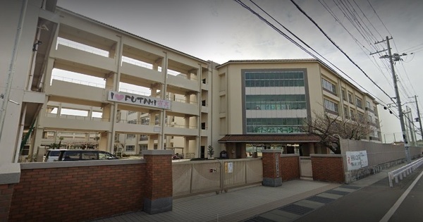 明石土山駅前スカイハイツＢ棟(明石市立二見中学校)