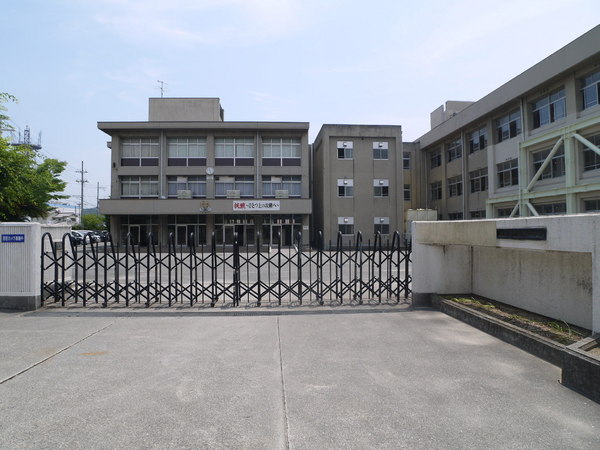 高砂市曽根町の中古一戸建て(高砂市立松陽中学校)