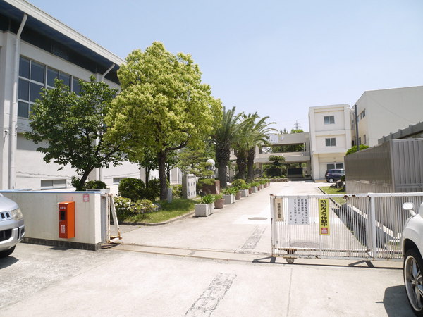 加古郡播磨町北野添１丁目の土地(播磨町立播磨中学校)