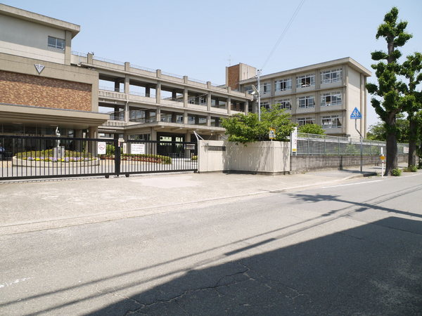 マーレ加古川駅前タワー(加古川市立加古川小学校)