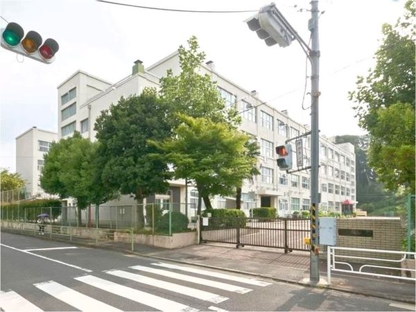 長津田団地1号棟(横浜市立長津田第二小学校)