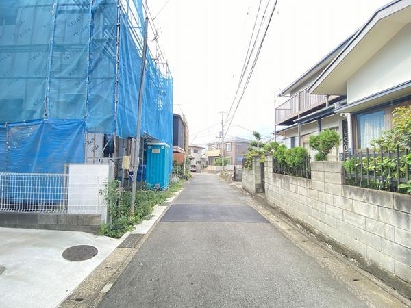 藤沢市打戻 新築戸建(前面道路含む現地写真)