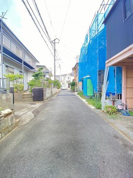 藤沢市打戻 新築戸建(前面道路含む現地写真)