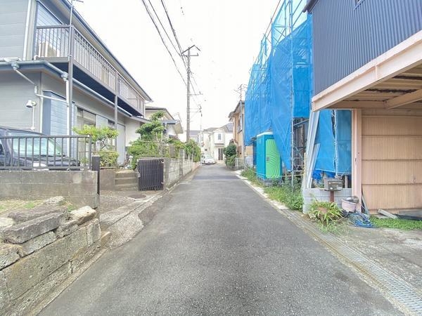 藤沢市打戻 新築戸建(前面道路含む現地写真)