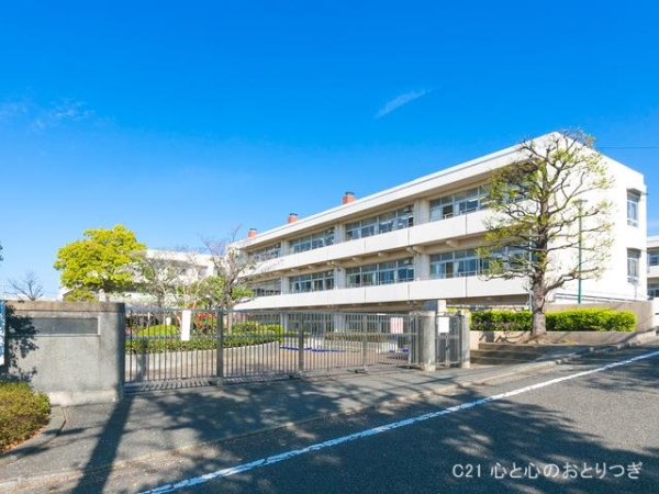 横浜市青葉区美しが丘５丁目の土地(横浜市立新石川小学校)
