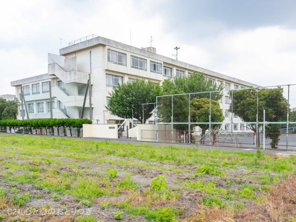 藤沢市打戻の土地(藤沢市立中里小学校)