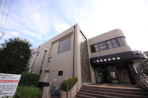 グリーンハイムいずみ野23号棟(横浜市泉図書館)