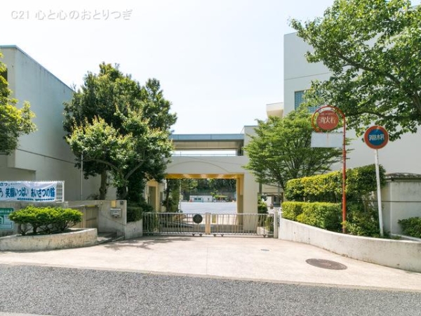 横浜市戸塚区上倉田町の土地(横浜市立倉田小学校)