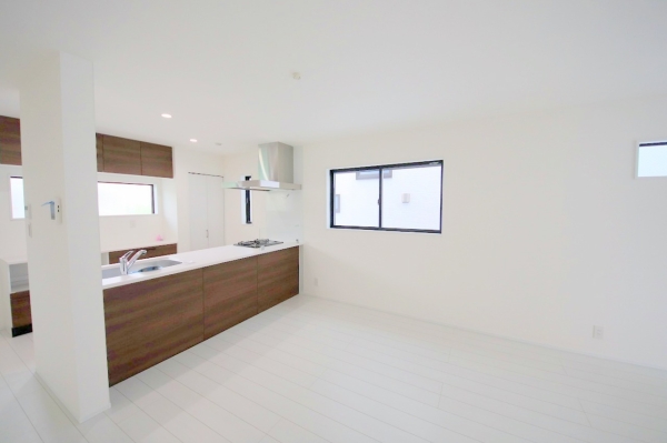 相模原市南区上鶴間1丁目2期　新築分譲住宅　2号棟